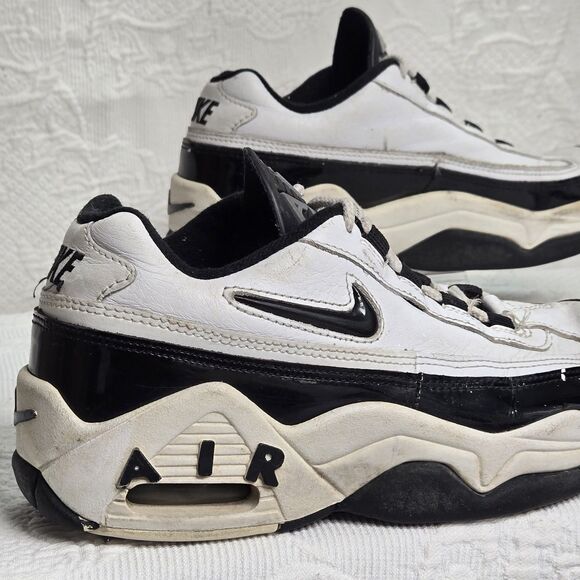 Vintage 90s Nike Air Black White Sneakers Size 7 Just Do It Swoosh Collectable - Picture 1 of 11
